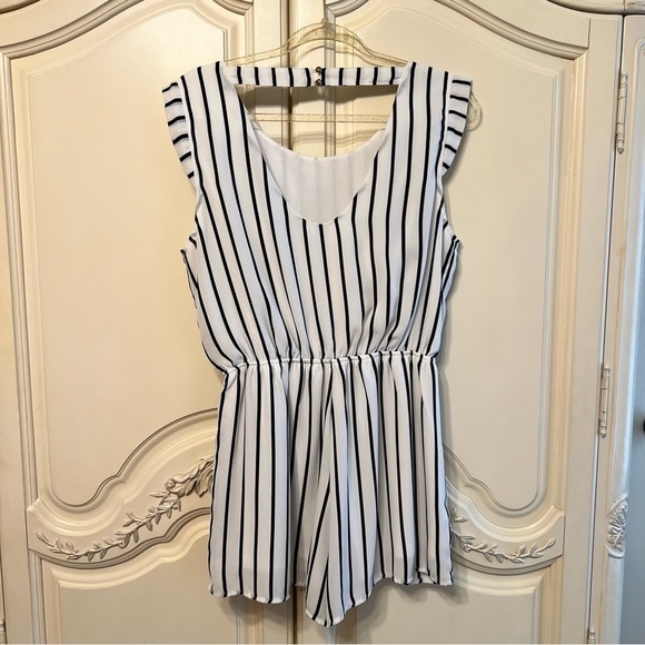 YA Los Angeles Striped Romper with Elastic Waistband, Black & White, Size Large - Picture 6 of 10